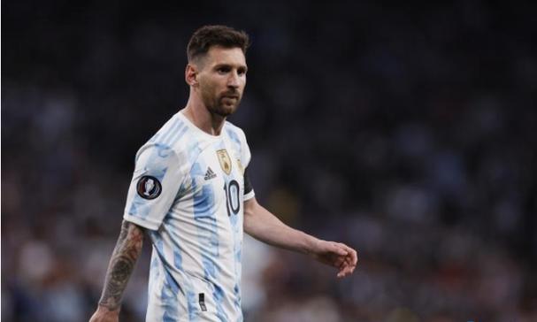 女子捡到手机被抓后拒绝归还 网友：想钱想疯了